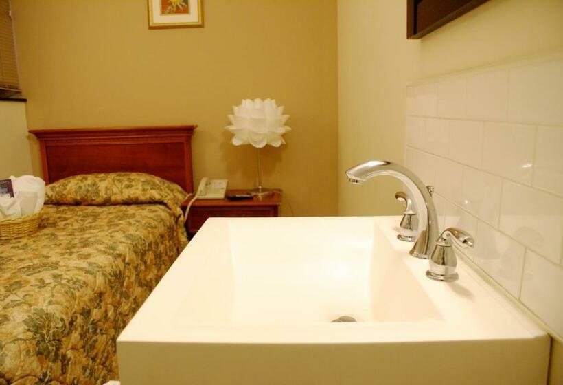 标准单人间共用浴室, Americana Inn