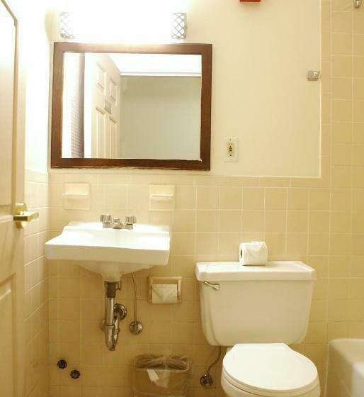 اتاق استاندارد یک تخته با سرویس بهداشتی مشترک, Americana Inn