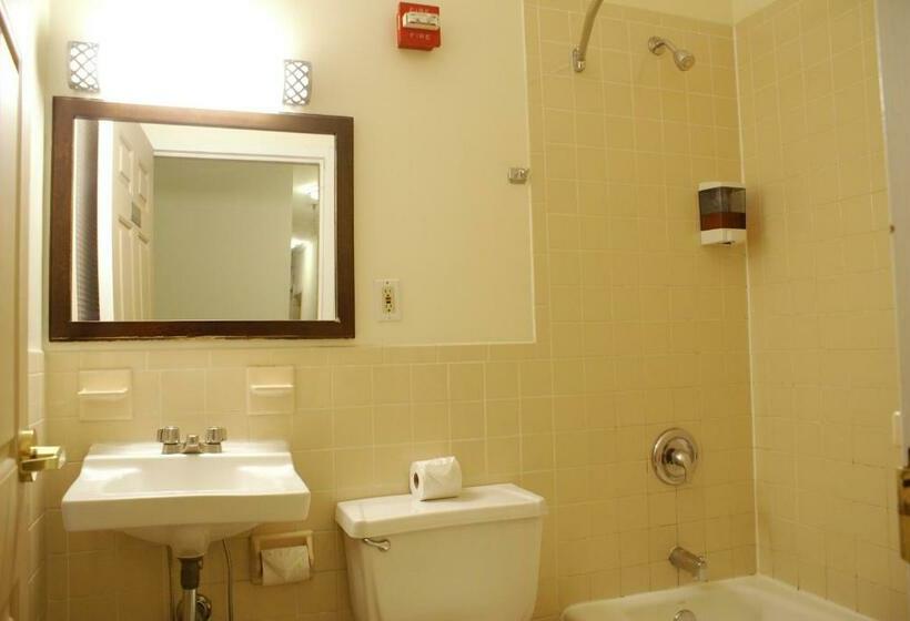 标准单人间共用浴室, Americana Inn