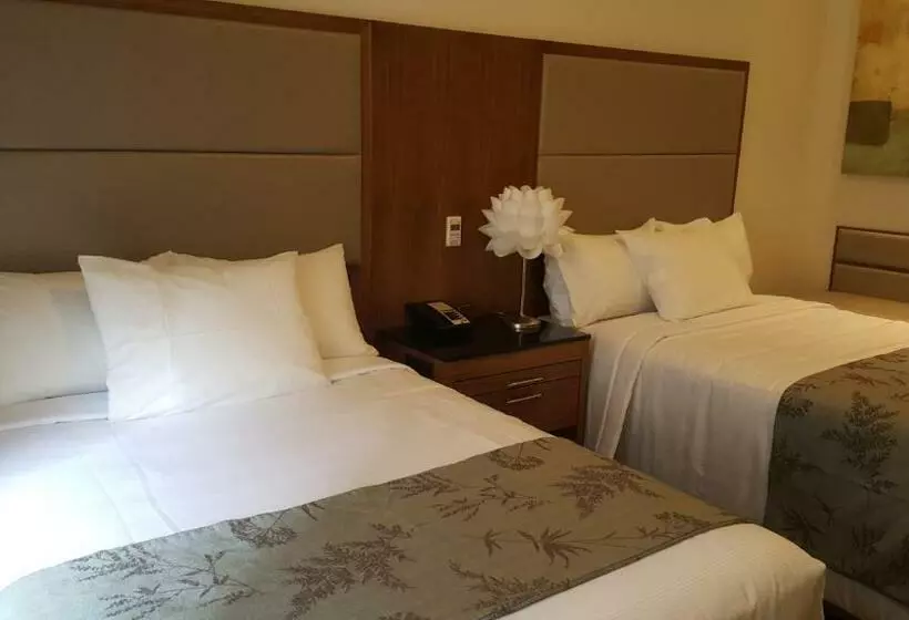Standard Neljän Hengen Huone, Americana Inn