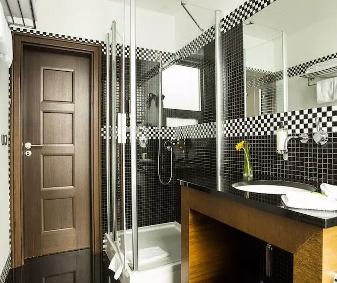 اتاق استاندارد یک نفره, Art Hotel William
