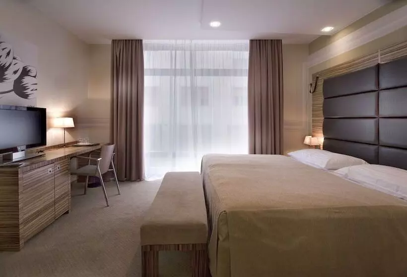 اتاق کلاس بیزنس, Art Hotel William