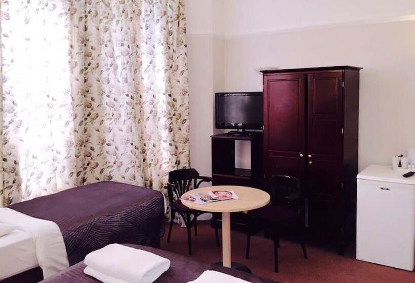 اتاق استاندارد سه نفره, Blue Bells