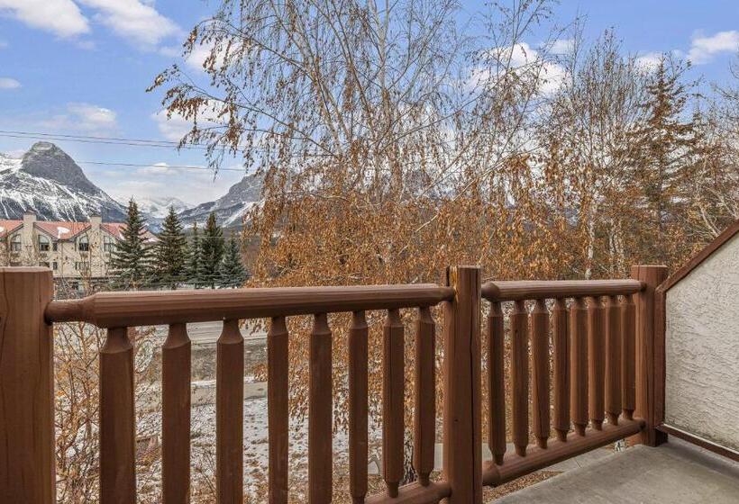 Family Suite, Canmore Rocky Mountain Inn