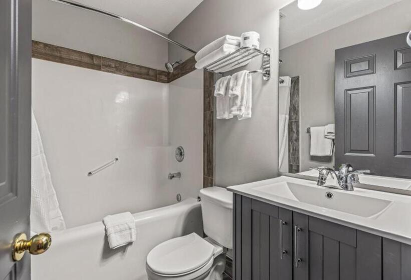 Family Suite, Canmore Rocky Mountain Inn