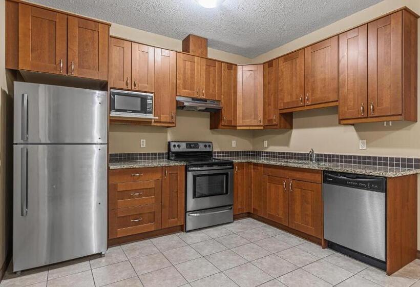 Люкс, Canmore Rocky Mountain Inn