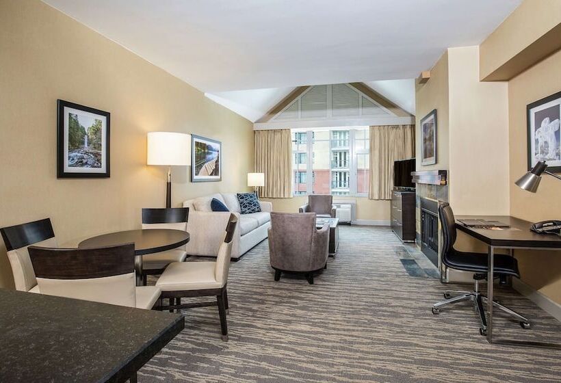 Люкс, Hilton Whistler Resort & Spa