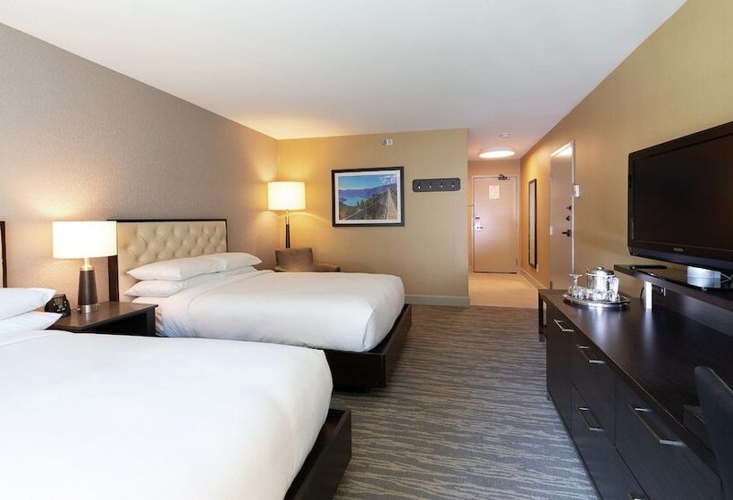 Номер Стандарт 2 Двуспальные Кровати, Hilton Whistler Resort & Spa