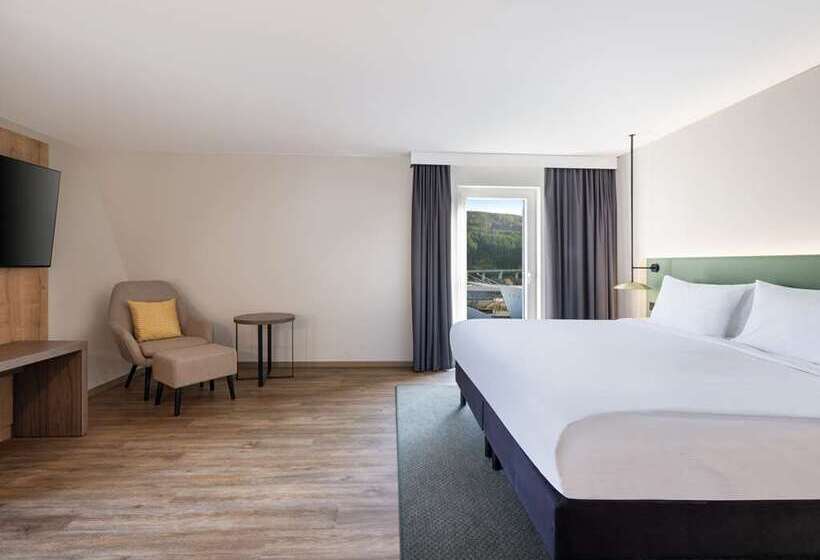 キングサイドベッドのスタンダードワンルーム, Hilton Whistler Resort & Spa