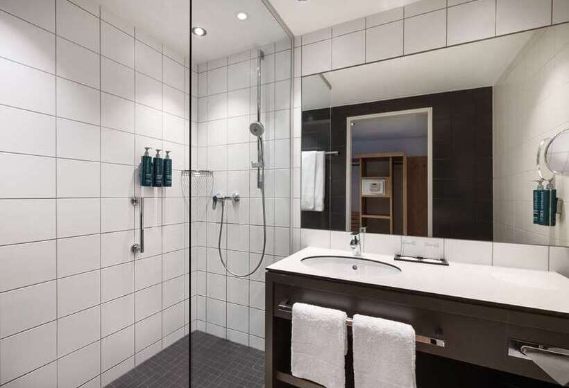 Студио Стандарт Кровать Кинг, Hilton Whistler Resort & Spa