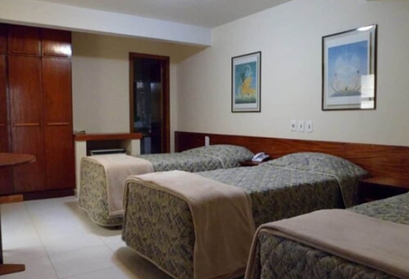 חדר סטנדרט לשלושה, Oscar