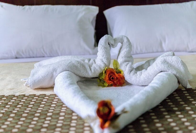 اتاق استاندارد سه نفره, Swiss Inn Hotel Mohandeseen