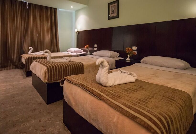 اتاق استاندارد سه نفره, Swiss Inn Hotel Mohandeseen