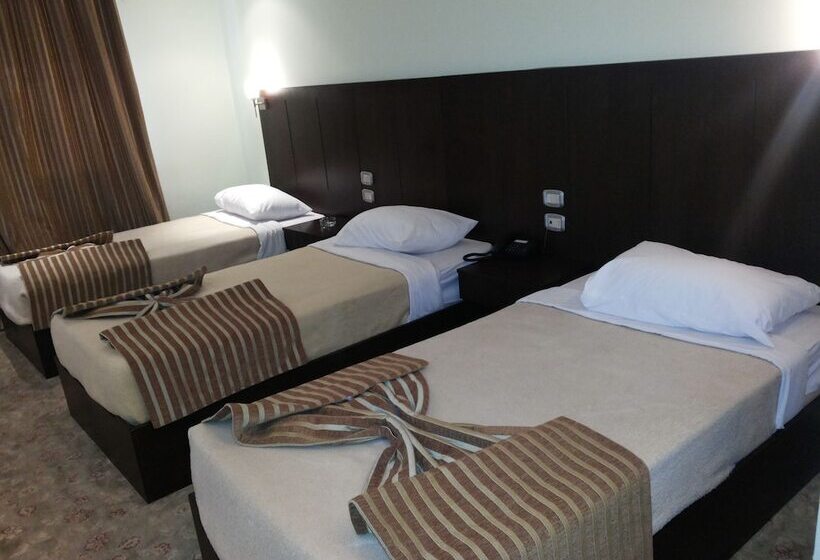 اتاق استاندارد سه نفره, Swiss Inn Hotel Mohandeseen