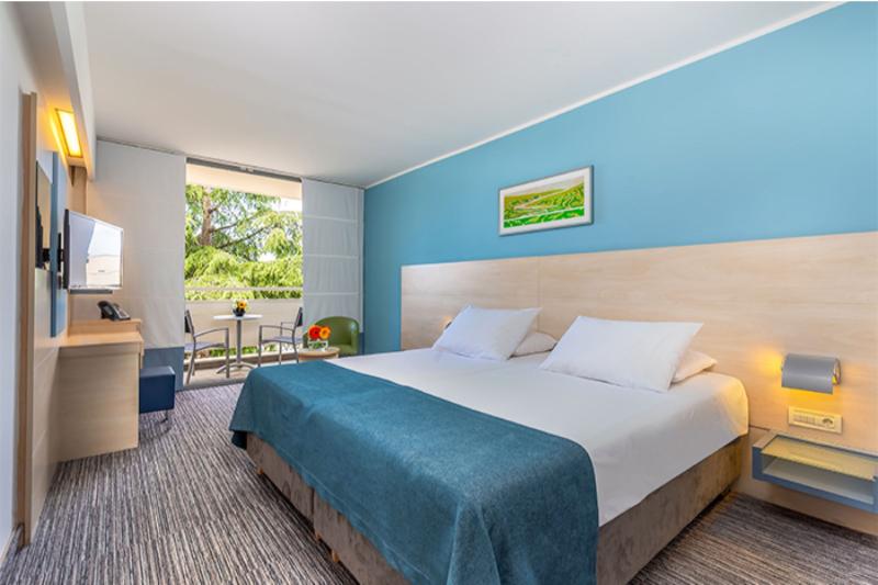 带阳台的高级房间, Valamar Diamant