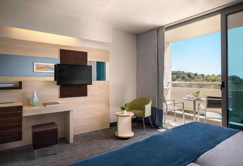 带阳台的高级房间, Valamar Diamant