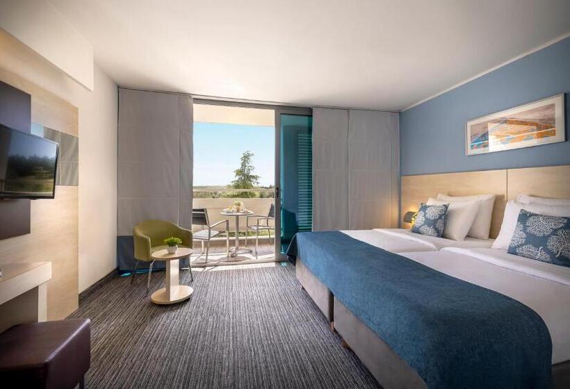 带阳台的高级房间, Valamar Diamant