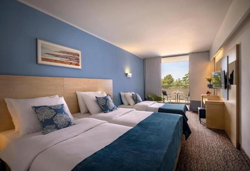 带阳台的三人标准间, Valamar Diamant