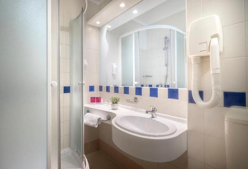 家庭间, Valamar Diamant