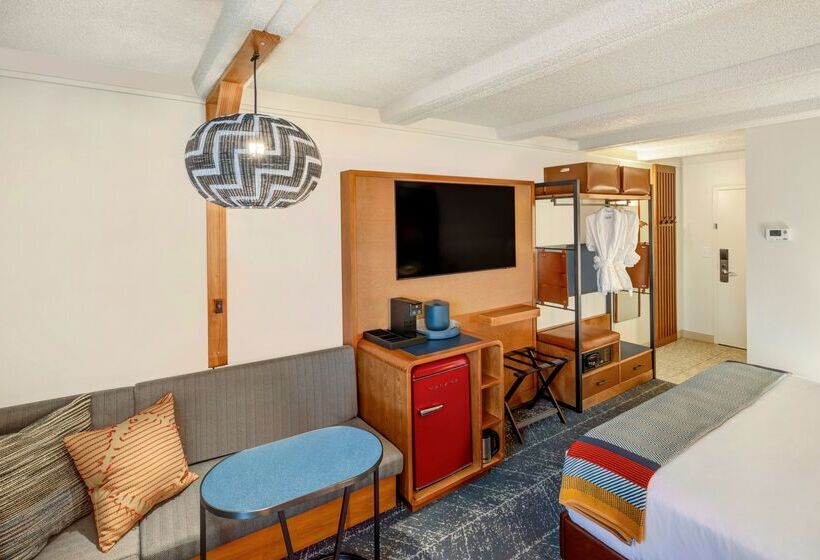 غرفة قياسية سرير كينج, The Wildbirch Hotel - JdV by Hyatt