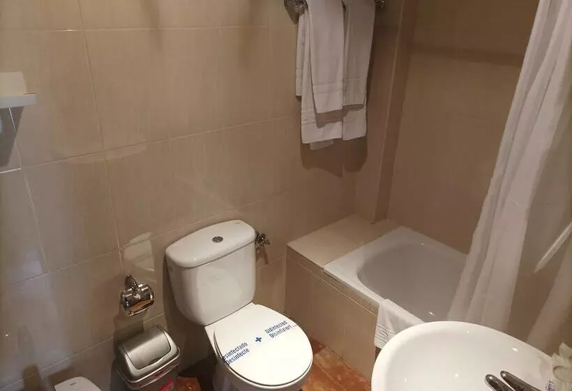 スーペリアールーム, Hostal San Cayetano