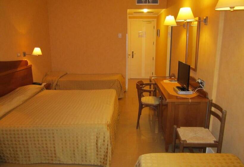 Номер Стандарт Трехместный, Conchiglia D'oro