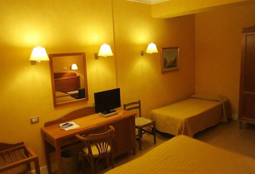 Номер Стандарт Трехместный, Conchiglia D'oro