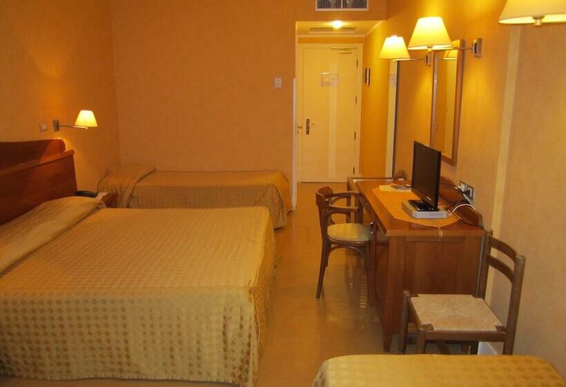 Номер Стандарт Трехместный, Conchiglia D'oro