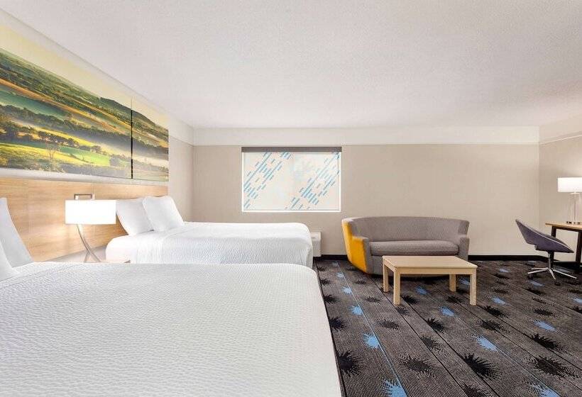 Люкс, Days Inn By Wyndham Kansas City International Airport