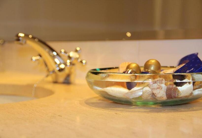 스탠다드 룸, Dos Loios