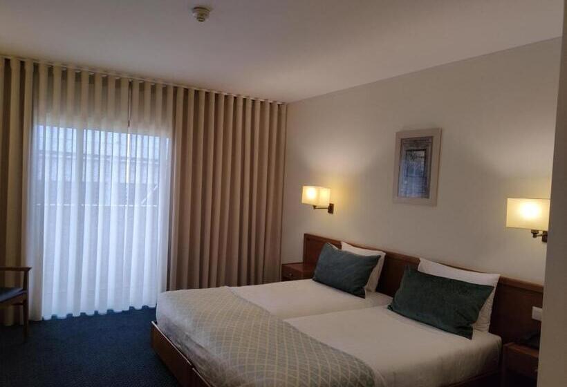 스탠다드 룸, Dos Loios