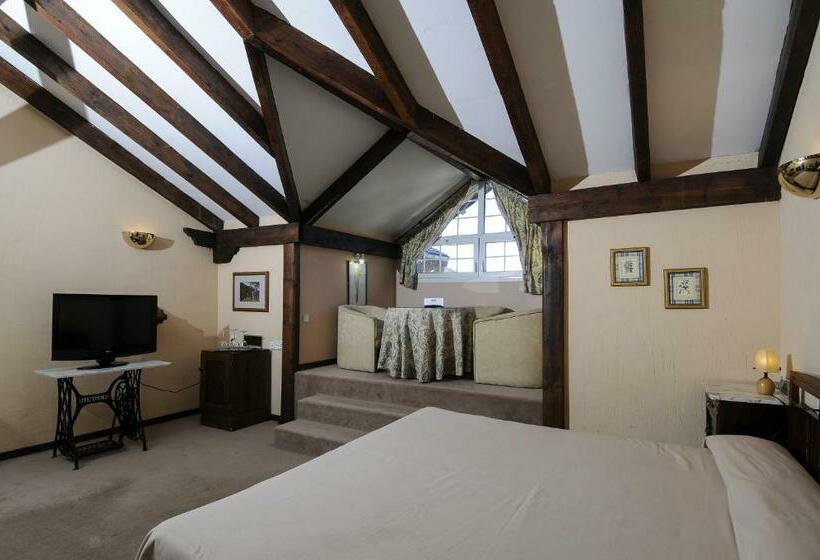 جناح جونيور, Ghm Monachil