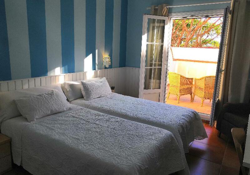 חדר סטנדרט לשלושה, Marisma Sancti Petri