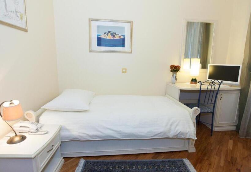 スタンダードシングルルーム, Peristil