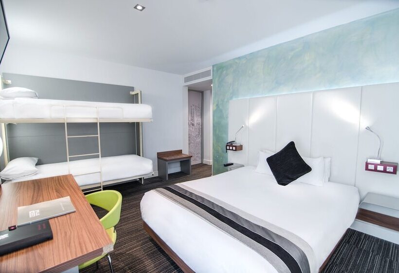 Четырехместный Номер Superior, Petit Palace Boqueria Garden