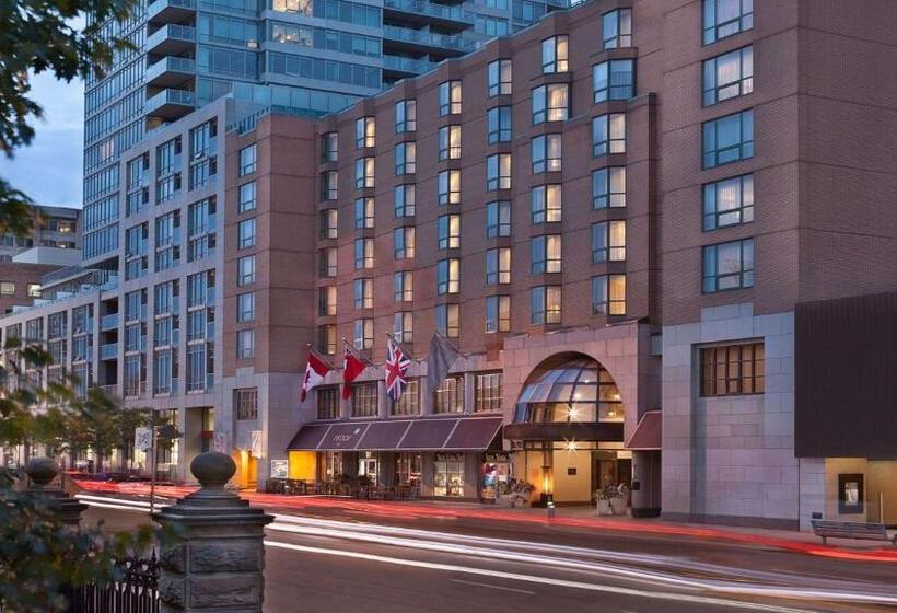 キングサイズベッドのデラックスルーム, The Yorkville Royal Sonesta Hotel Toronto