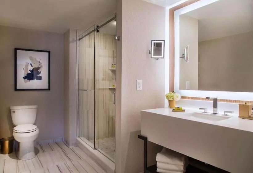 Deluxe-huone, The Yorkville Royal Sonesta Hotel Toronto
