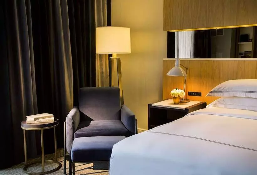 Deluxe-huone, The Yorkville Royal Sonesta Hotel Toronto
