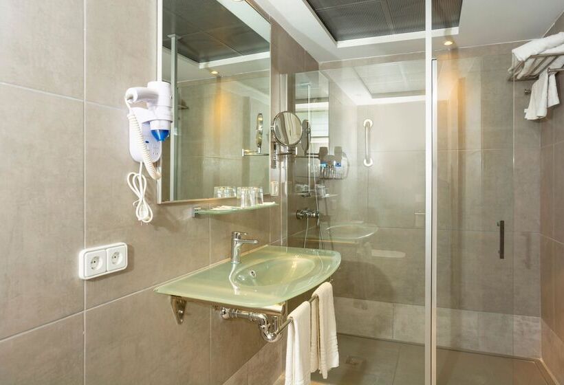 استودیوی پریمیوم, Hsm Lago Park