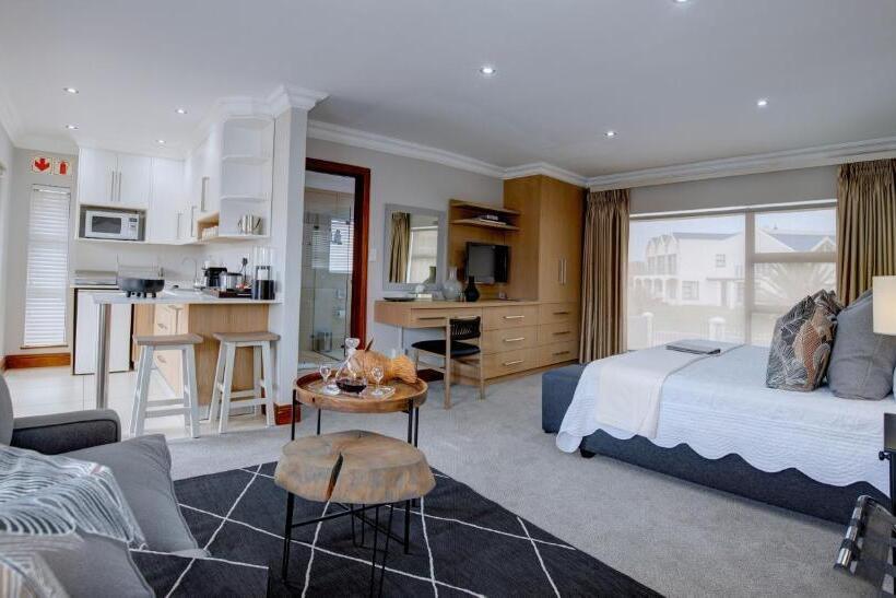 סוויטה דלוקס, African Oceans Manor On The Beach