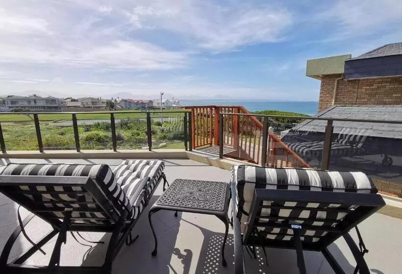 デラックススイート, African Oceans Manor On The Beach