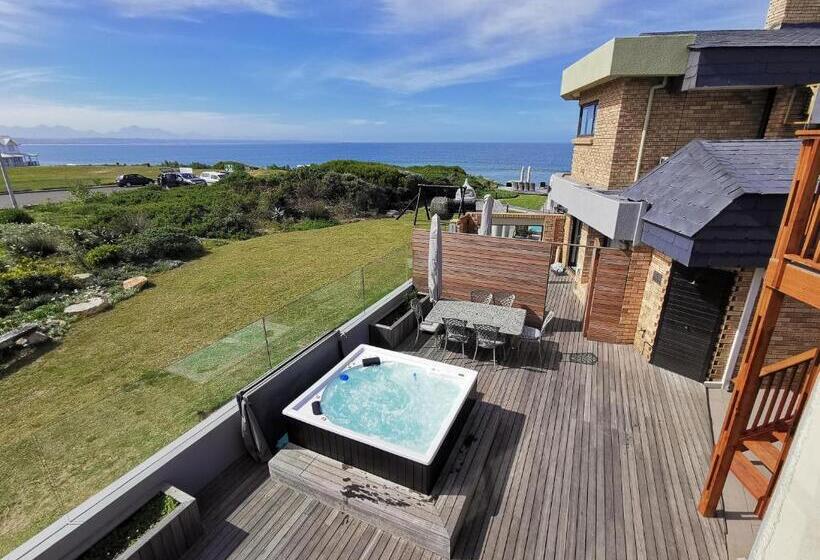 סוויטת סופריור, African Oceans Manor On The Beach