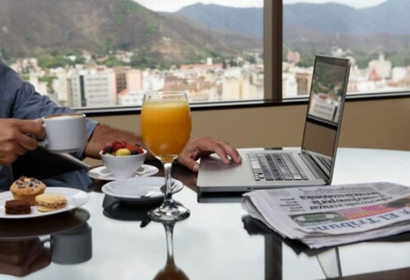 주니어 스위트, Alejandro 1º