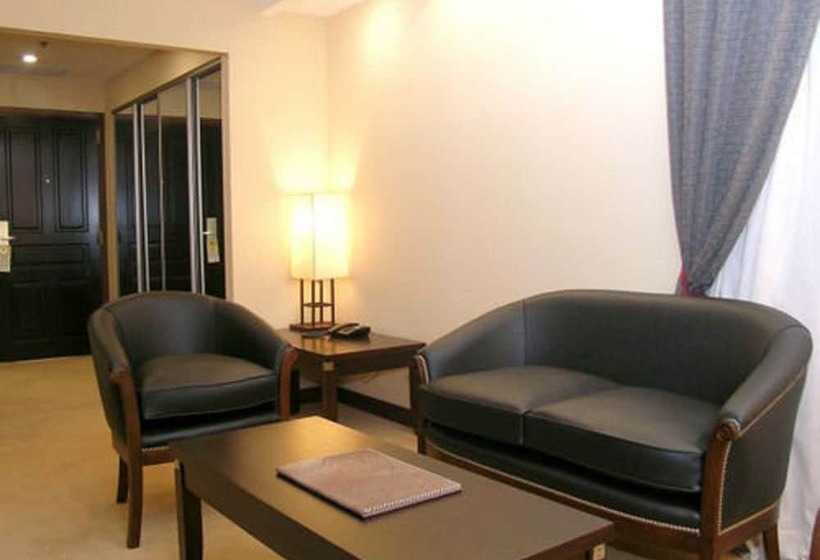 주니어 스위트, Alejandro 1º