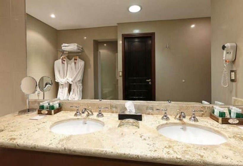 주니어 스위트, Alejandro 1º