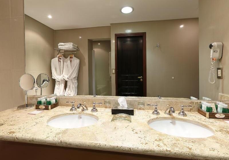 주니어 스위트, Alejandro 1º