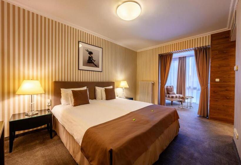 Номер Стандарт Трехместный, Ambra