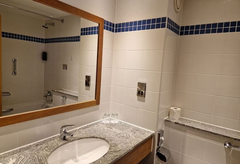 家庭间, Clayton Hotel Liffey Valley