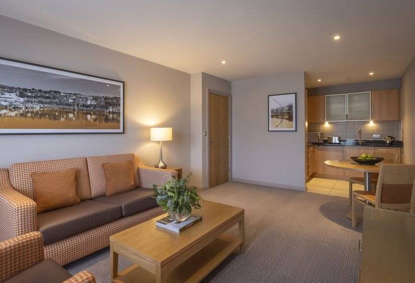 家庭间, Clayton Hotel Liffey Valley