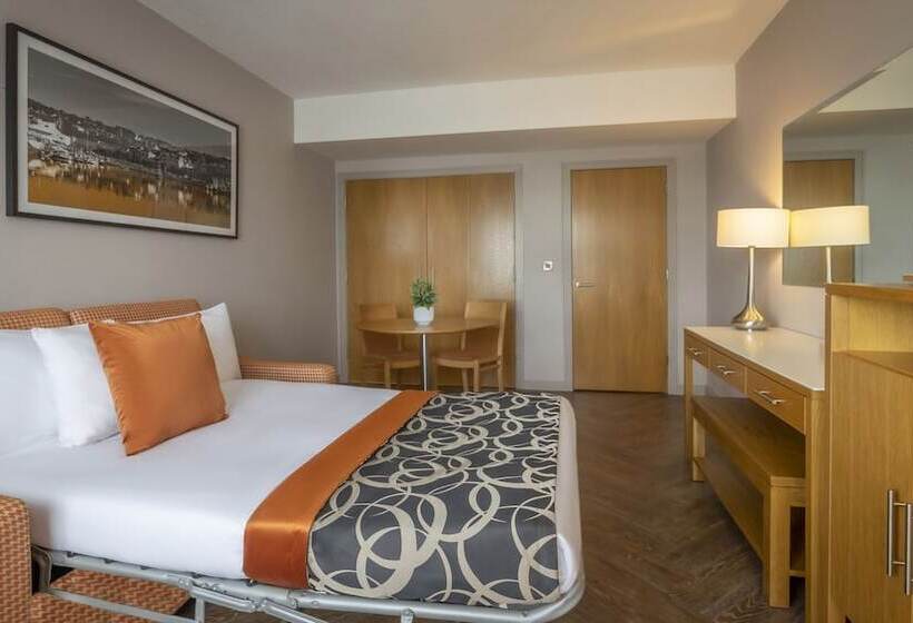 家庭间, Clayton Hotel Liffey Valley